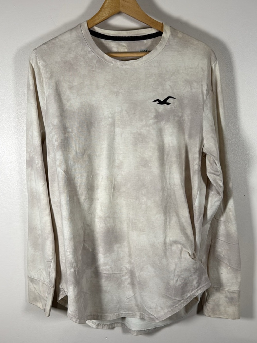 Hollister Men's Long-Sleeve Crew Tee in Light Taupe Tie-Dye